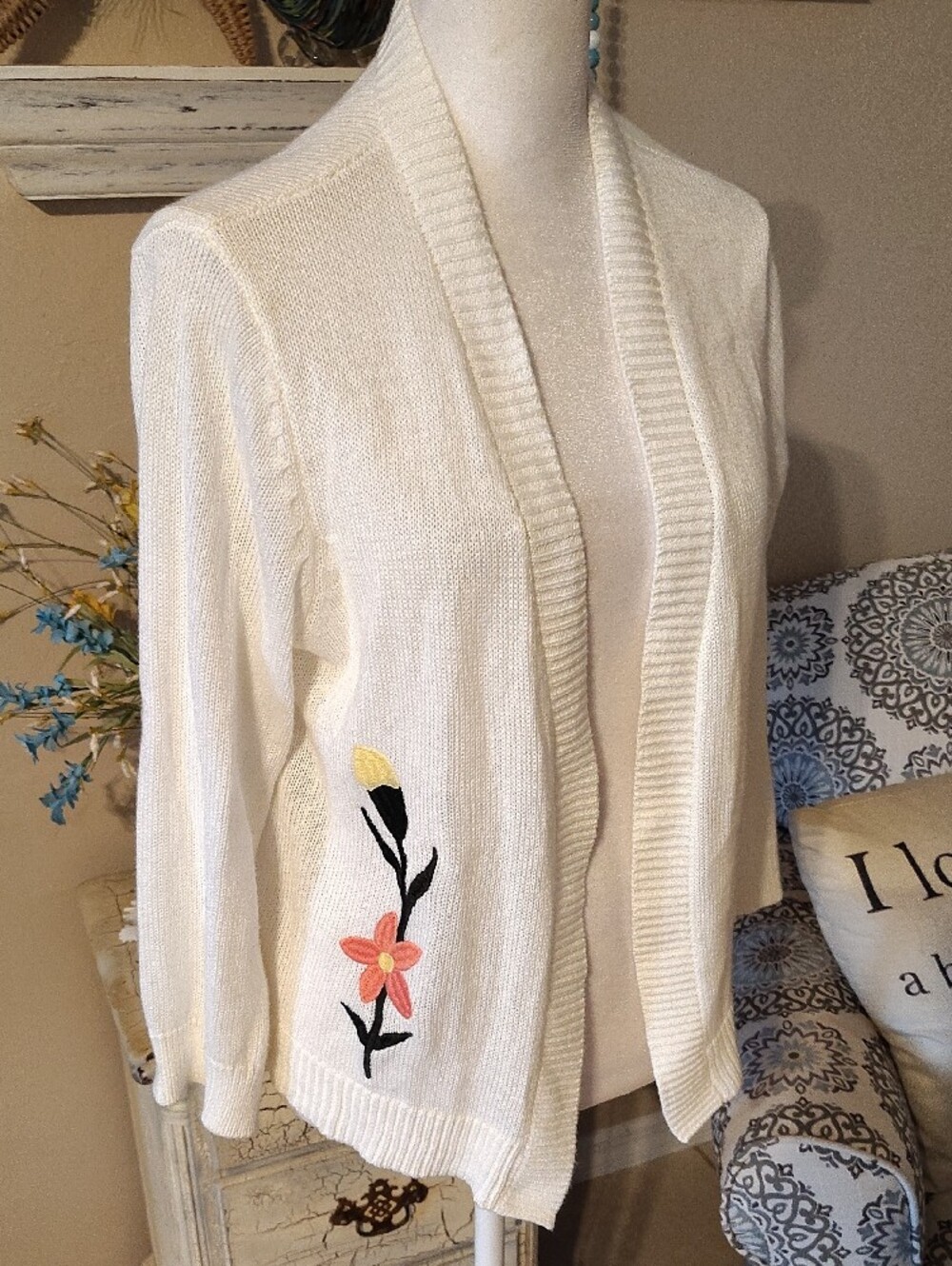 Women’s Open-Front White Cardigan with Subtle Embroidered Floral Accent